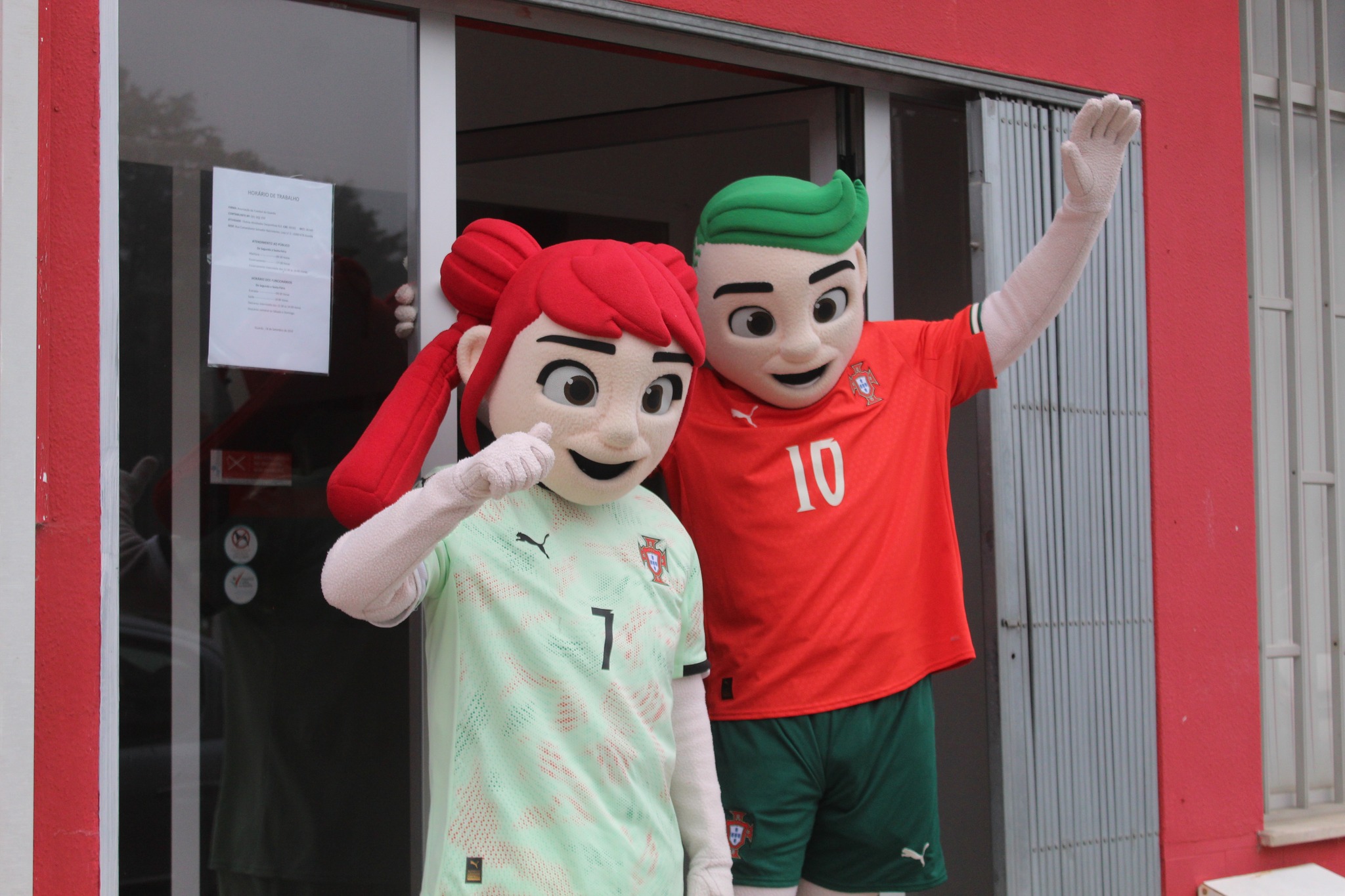Mascotes Super Quinas presentes em Dia da Criança na Guarda