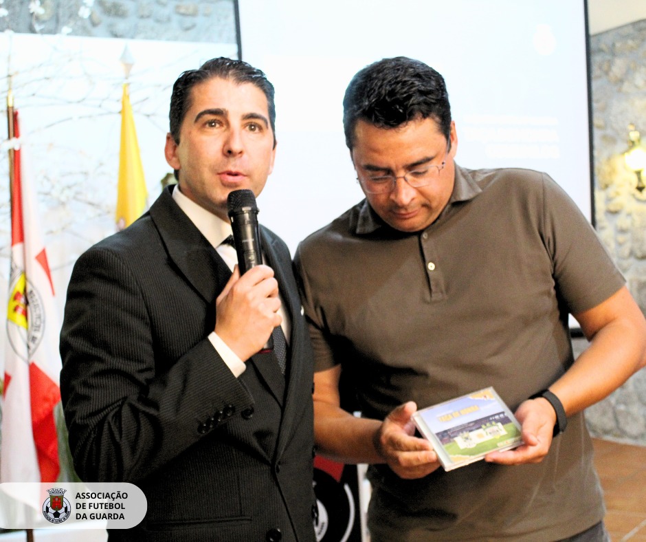 ENTREGA DE LEMBRANÇA AO SC SABUGAL