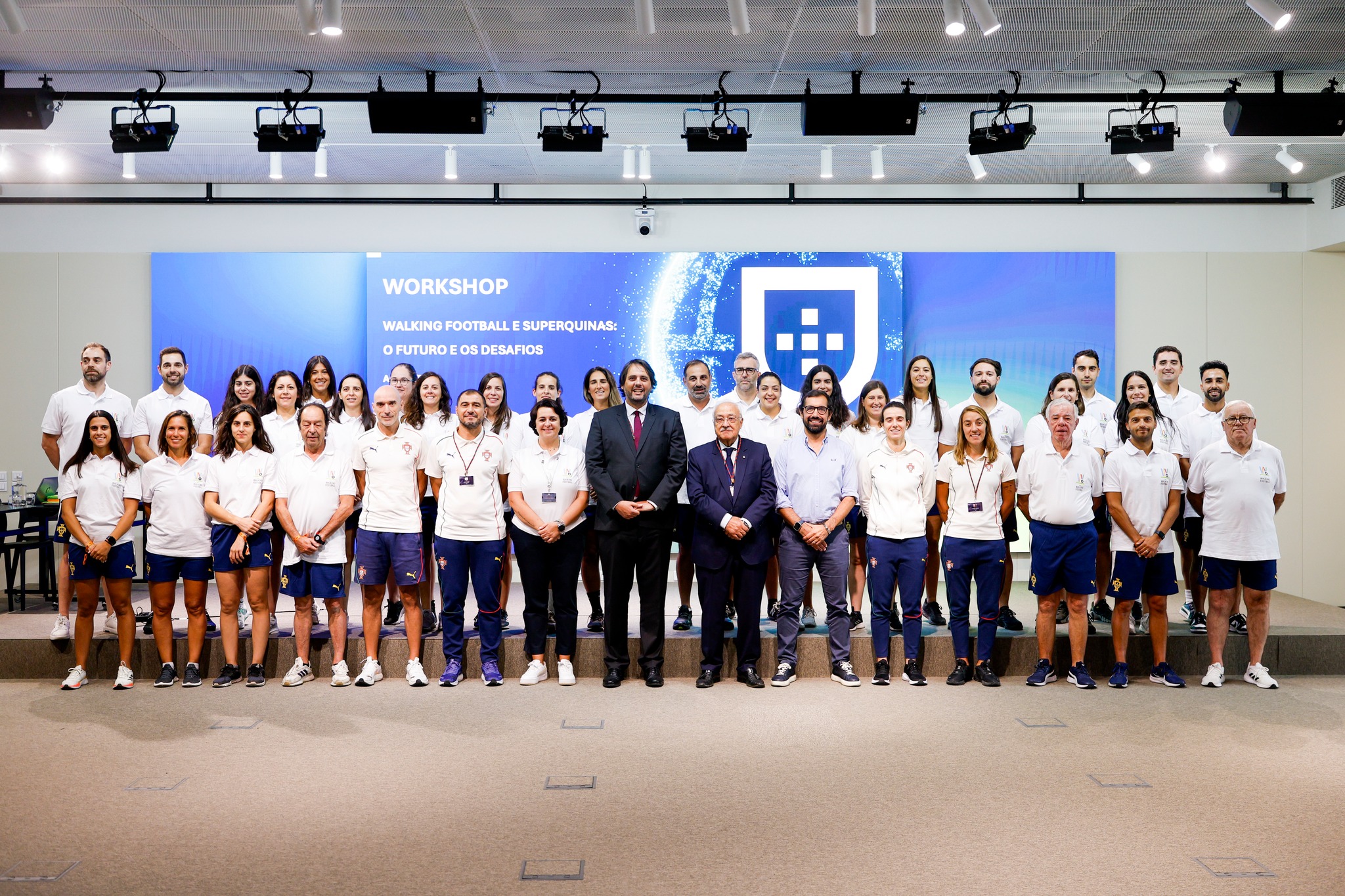 WORKSHOP DE WALKING FOOTBALL E SUPER QUINAS