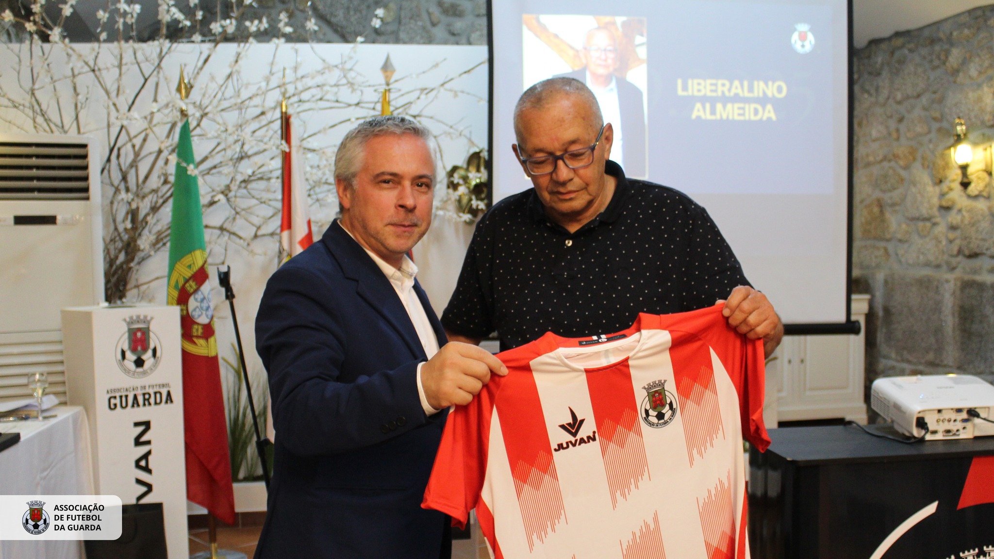 HOMENAGEM A LIBERALINO ALMEIDA NA GALA DA AF GUARDA