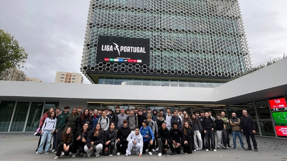 ALUNOS DE SEIA VISITAM LIGA PORTUGAL