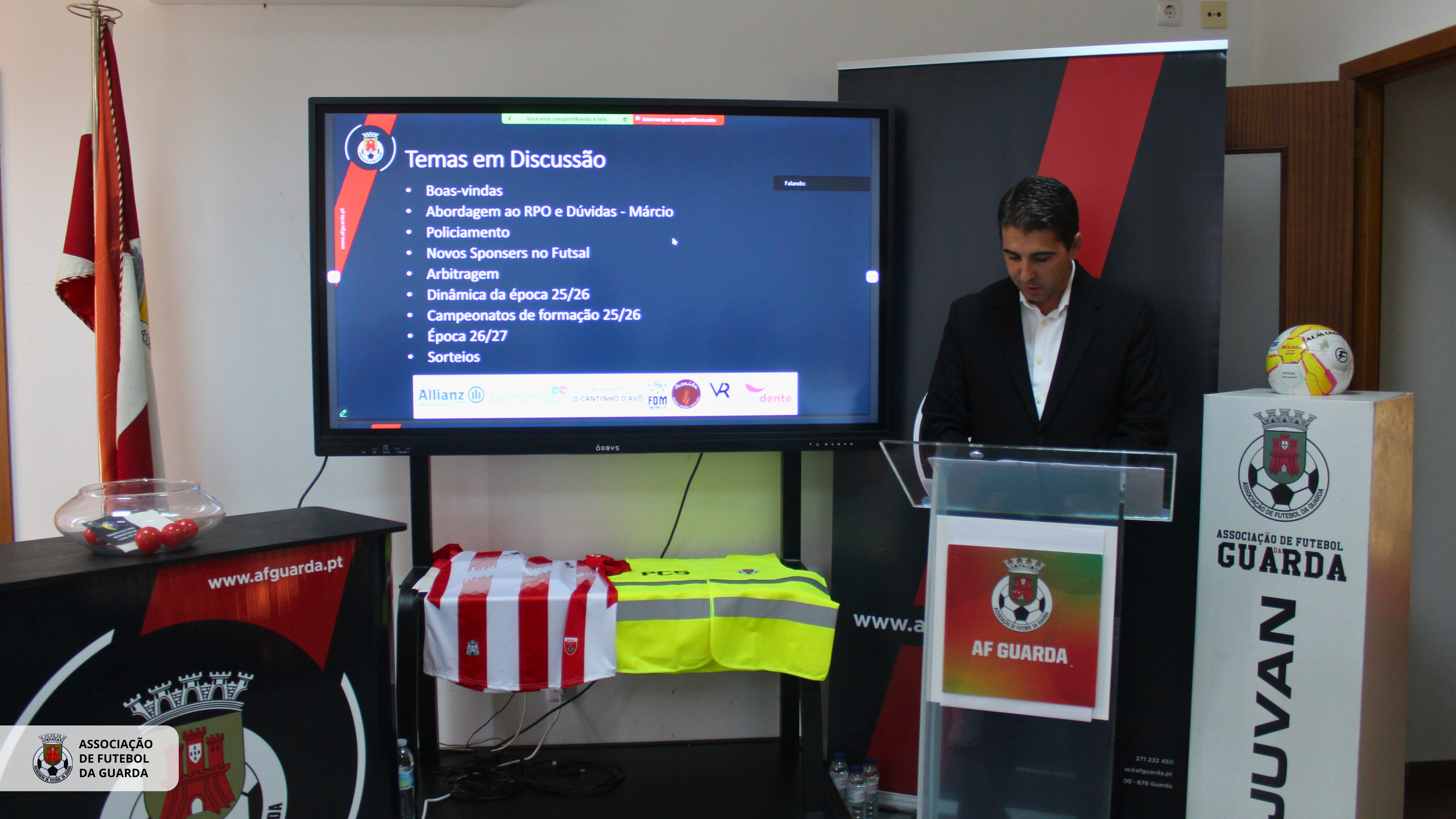 REUNIÃO COM CLUBES DE FUTSAL ANTECEDEU SORTEIOS