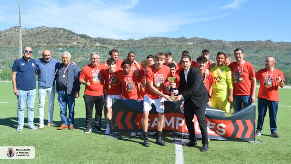 AF GUARDA ENTREGA TROFÉU DE CAMPEÃO DISTRITAL DA 2.ª DIVISÃO SUB-19 FDM