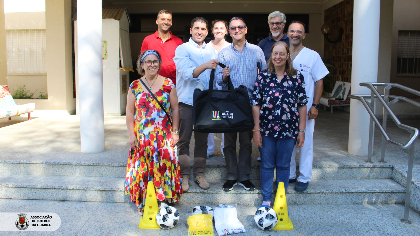 AF GUARDA ENTREGA KIT DE WALKING FOOTBALL A CSBM